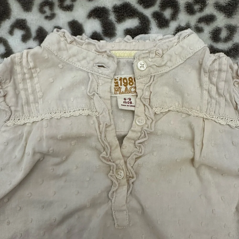 Children’s Place Polka Dot Blouse in Light Tan Size 6-9 months
